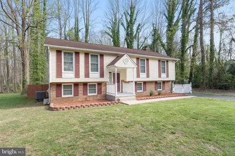 900 Crystal Rock Rd, Lusby, MD 20657