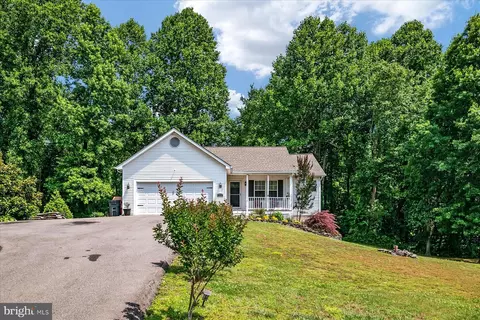9020 Woodland Way N, Owings, MD 20736