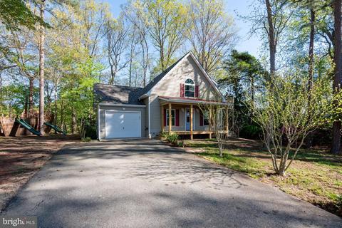 12805 Lake View Dr, Lusby, MD 20657
