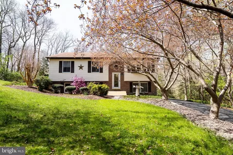 11461 Horseshoe Trl, Lusby, MD 20657