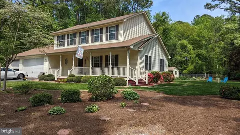 150 Brooks Cove Dr, Lusby, MD 20657