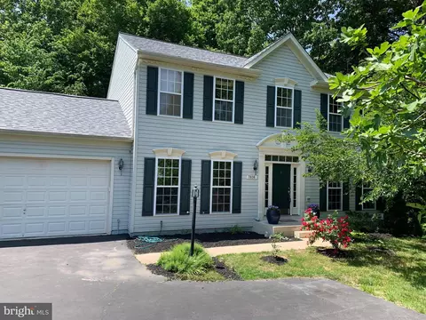 7836 Eagle View Dr, Chesapeake Beach, MD 20732