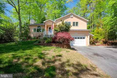 12553 Algonquin Trl, Lusby, MD 20657