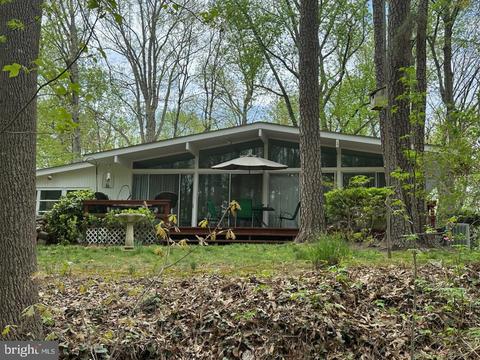 12866 Eagle Dr, Lusby, MD 20657