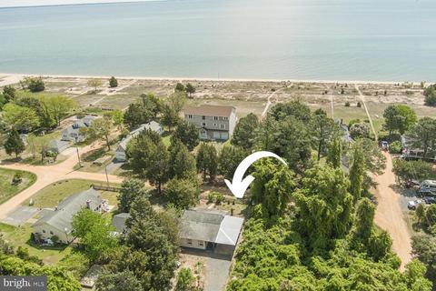 3015 Lighthouse Blvd, Lusby, MD 20657