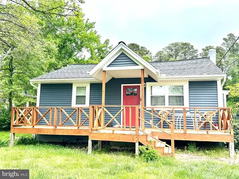4061 Songbird Ln, Broomes Island, MD 20615