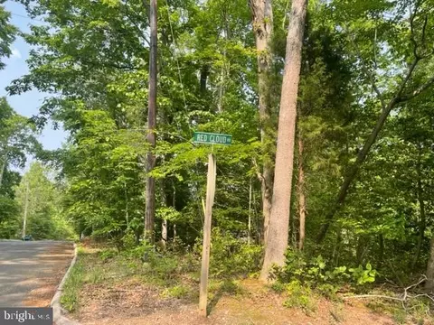 383 Red Cloud Rd, Lusby, MD 20657