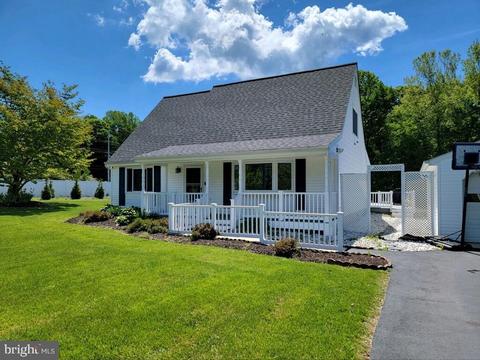 40 Sun Park Ln, Huntingtown, MD 20639