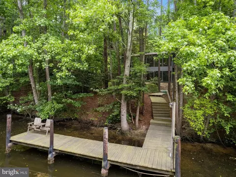 296 Elkins Ln, Lusby, MD 20657