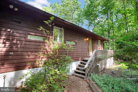 604 Peace Pipe Ct, Lusby, MD 20657