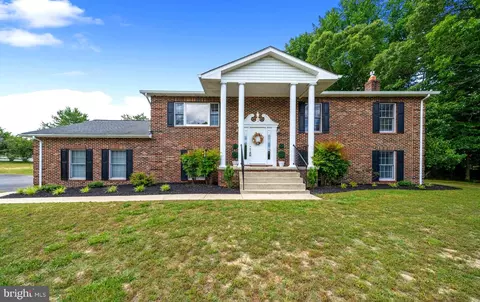 801 White Marsh Ct, Huntingtown, MD 20639