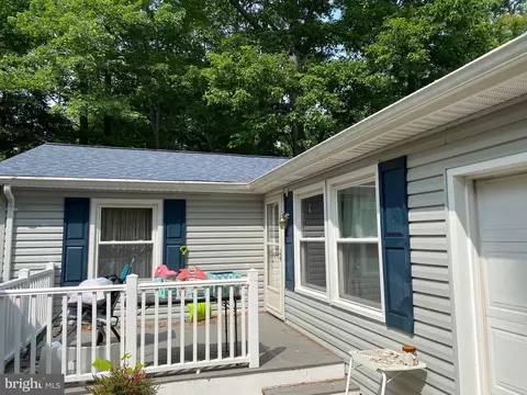 12468 Catalina Dr, Lusby, MD 20657