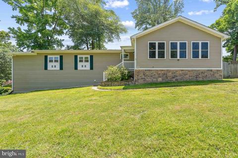 3649 5th St, North Beach, MD 20714
