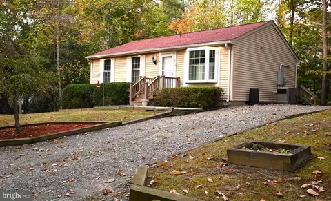 298 Valerie Ln, Lusby, MD 20657