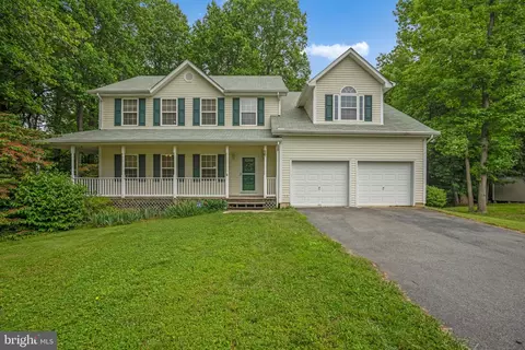 2730 Wisteria Ct, Huntingtown, MD 20639