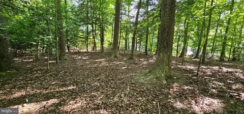 854 Forest Glen Rd, Lusby, MD 20657