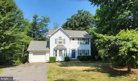 812 Bison Ct, Lusby, MD 20657