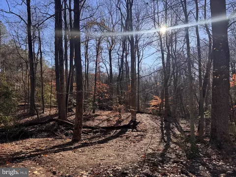 5260 Sheridan Point Rd, Prince Frederick, MD 20678