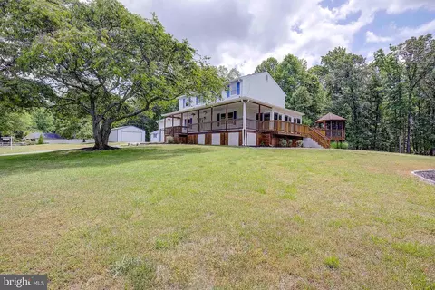 111 Amber Ln, Huntingtown, MD 20639