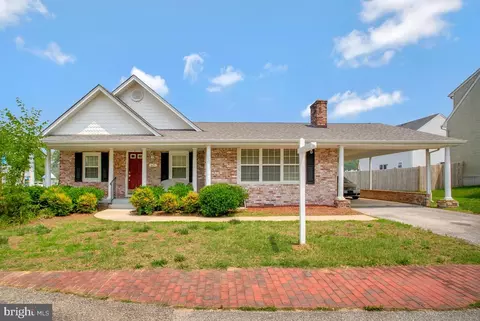 65 Monnett Ct, Prince Frederick, MD 20678