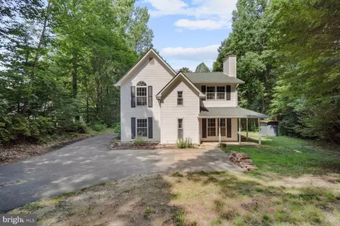 4465 Lancaster Dr, Saint Leonard, MD 20685