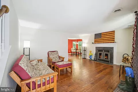 4465 Lancaster Dr, Saint Leonard, MD 20685 photo 6