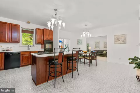 11928 Lyons Glen Ct, Dunkirk, MD 20754 photo 6