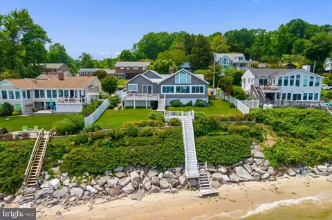 3412 Bayview Dr, Chesapeake Beach, MD 20732