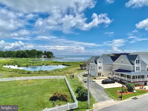 9236 Annapolis Ave, North Beach, MD 20714