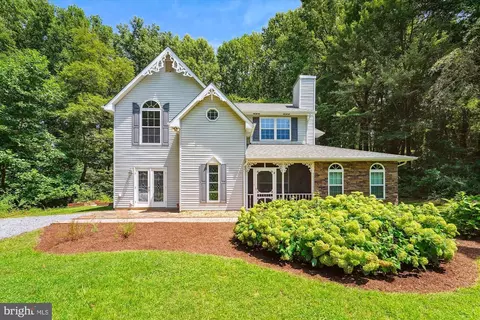 9075 Nana Russell Rd, Owings, MD 20736
