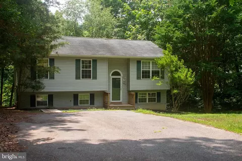 903 Spur Ct, Lusby, MD 20657