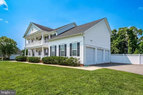 6092 Old Airpark Ln, Owings, MD 20736