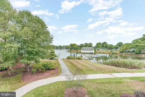 514 Oyster Bay Pl #201, Solomons, MD 20688