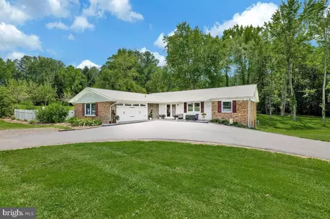 2450 Emmanuel Ct, Huntingtown, MD 20639