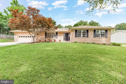 2100 Clearview Dr, Owings, MD 20736