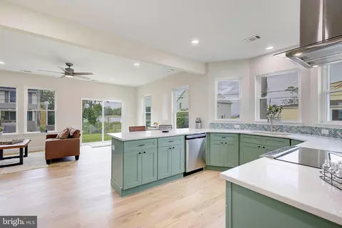 4048 9th St, North Beach, MD 20714
