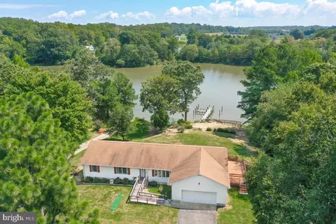 3765 Fish Hook Dr, Broomes Island, MD 20615