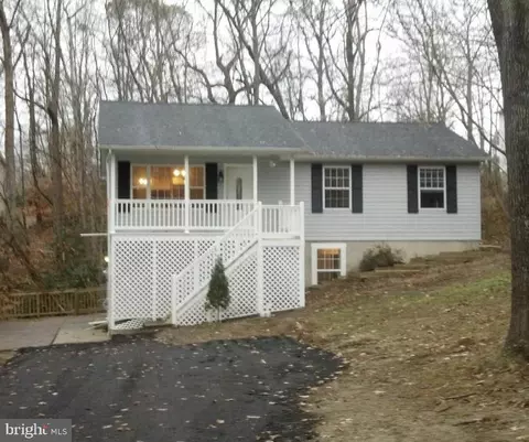 8423 Halsey Rd, Lusby, MD 20657