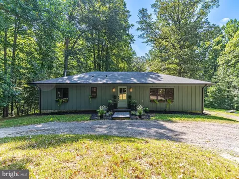 2230 Kings Landing Rd, Huntingtown, MD 20639