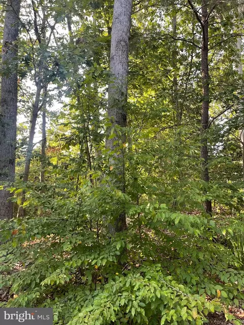 352 Deer Dr, Lusby, MD 20657