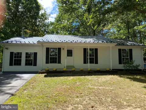 495 Short Ct, Lusby, MD 20657