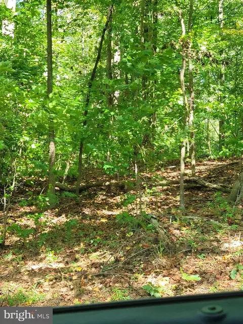 12862 Eagle Dr, Lusby, MD 20657