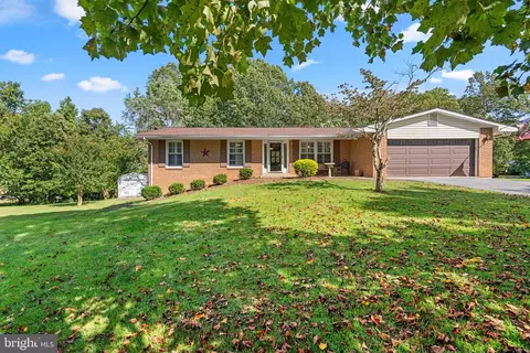 3211 Ben Oak Dr, Huntingtown, MD 20639