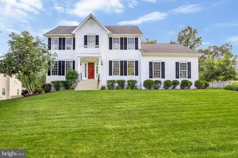 66 Cross Point Dr, Owings, MD 20736