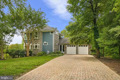 569 Beech Dr, Lusby, MD 20657