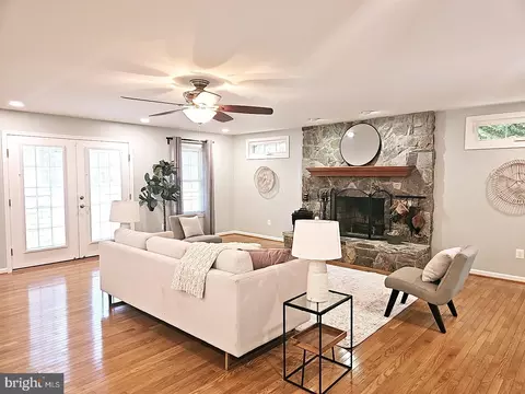 Living - 10600 Ward Rd, Dunkirk, MD 20754 photo 15 of 18