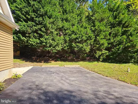 Exterior - 10600 Ward Rd, Dunkirk, MD 20754 photo 3 of 27