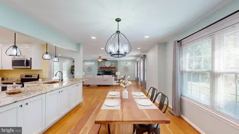 Dining - 10600 Ward Rd, Dunkirk, MD 20754 photo 2 of 6