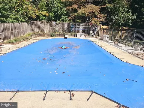 Exterior - 10600 Ward Rd, Dunkirk, MD 20754 photo 6 of 27