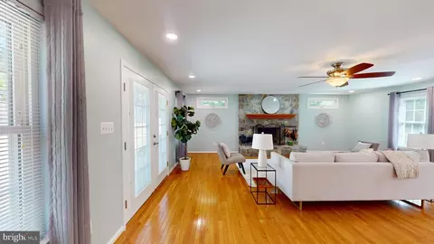 Living - 10600 Ward Rd, Dunkirk, MD 20754 photo 4 of 18